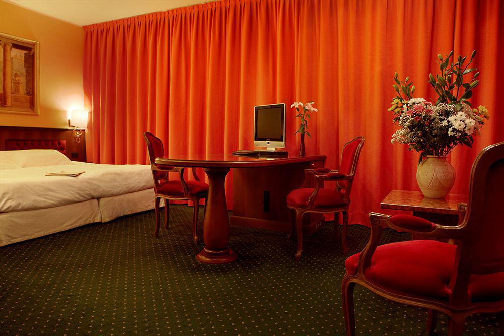 Hotel Alga Милано Стая снимка